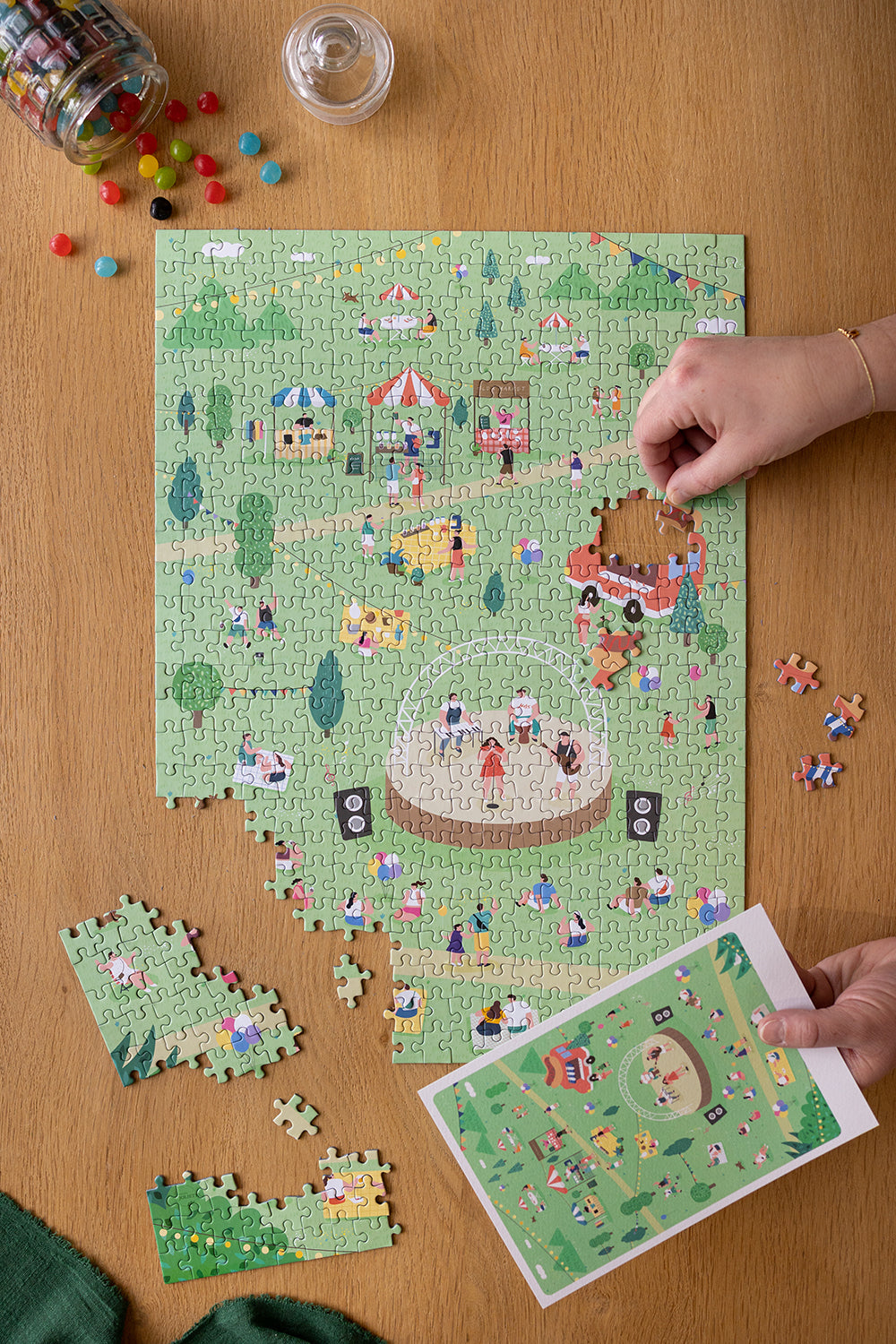 500 piece jigsaw puzzle A festive air