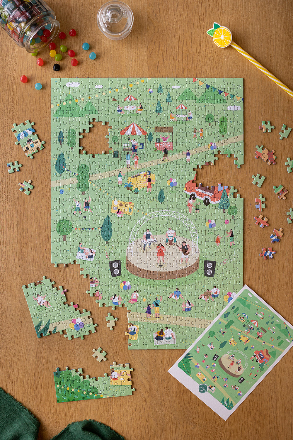 500 piece jigsaw puzzle A festive air