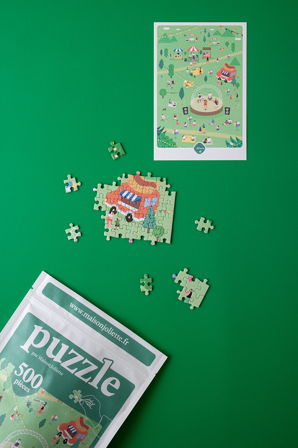 500 piece jigsaw puzzle A festive air