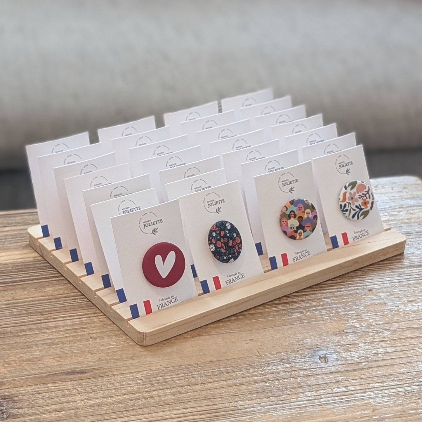 Pack implantation 28 Badges + Présentoir